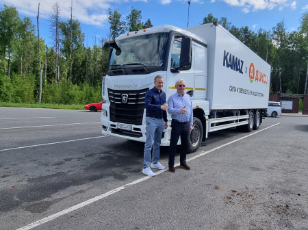 Сергей Когогин приехал на ПМЭФ за рулем нового грузовика КАМАЗ-65658